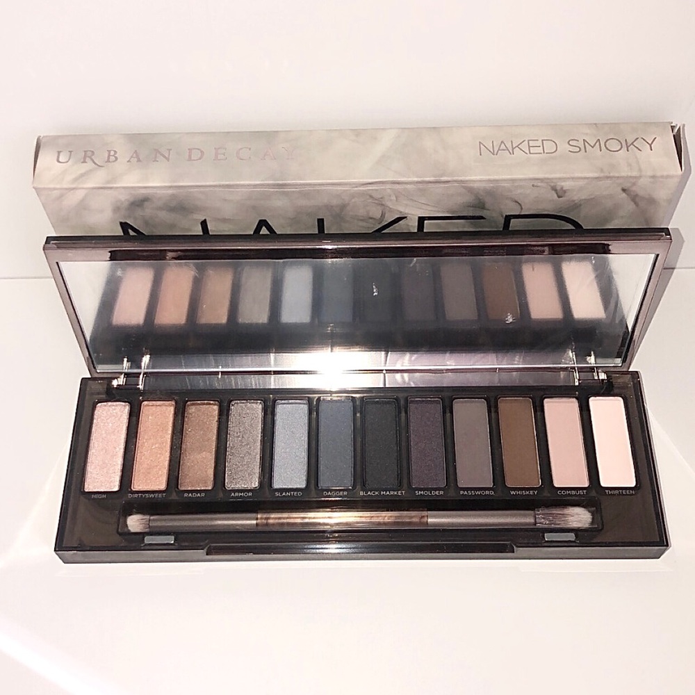 ✨URBAN DECAY NAKED SMOKY PALETTE✨